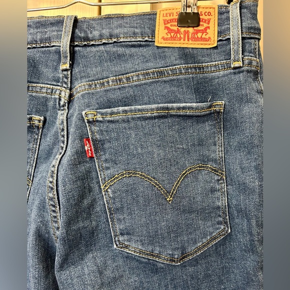 Levi's Classic Blue Straight Leg Jeans - Picture 3 of 7